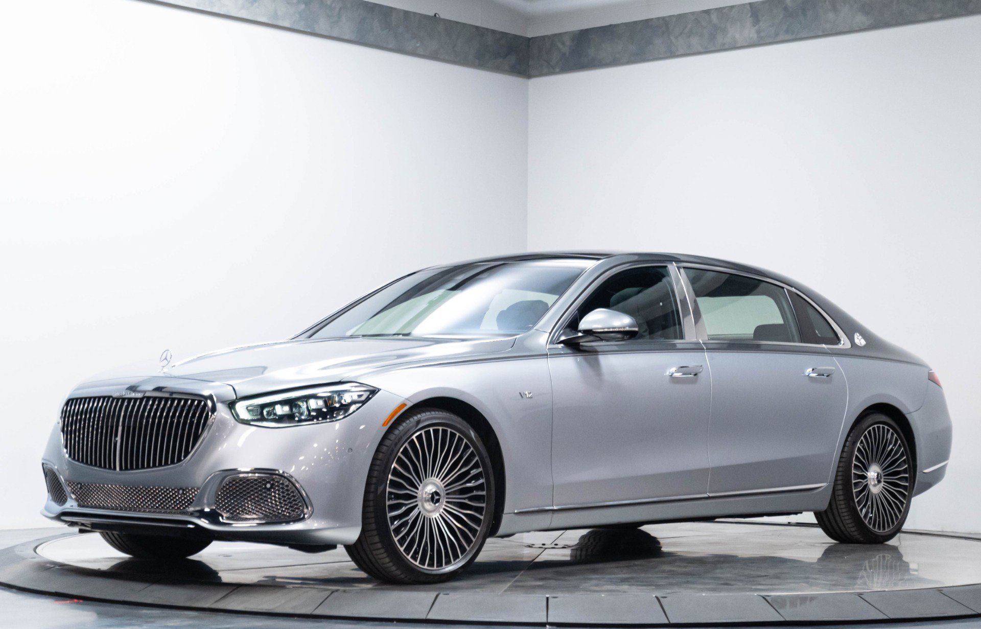 Used 2024 Mercedes-Benz Maybach S 680 4MATIC image 2