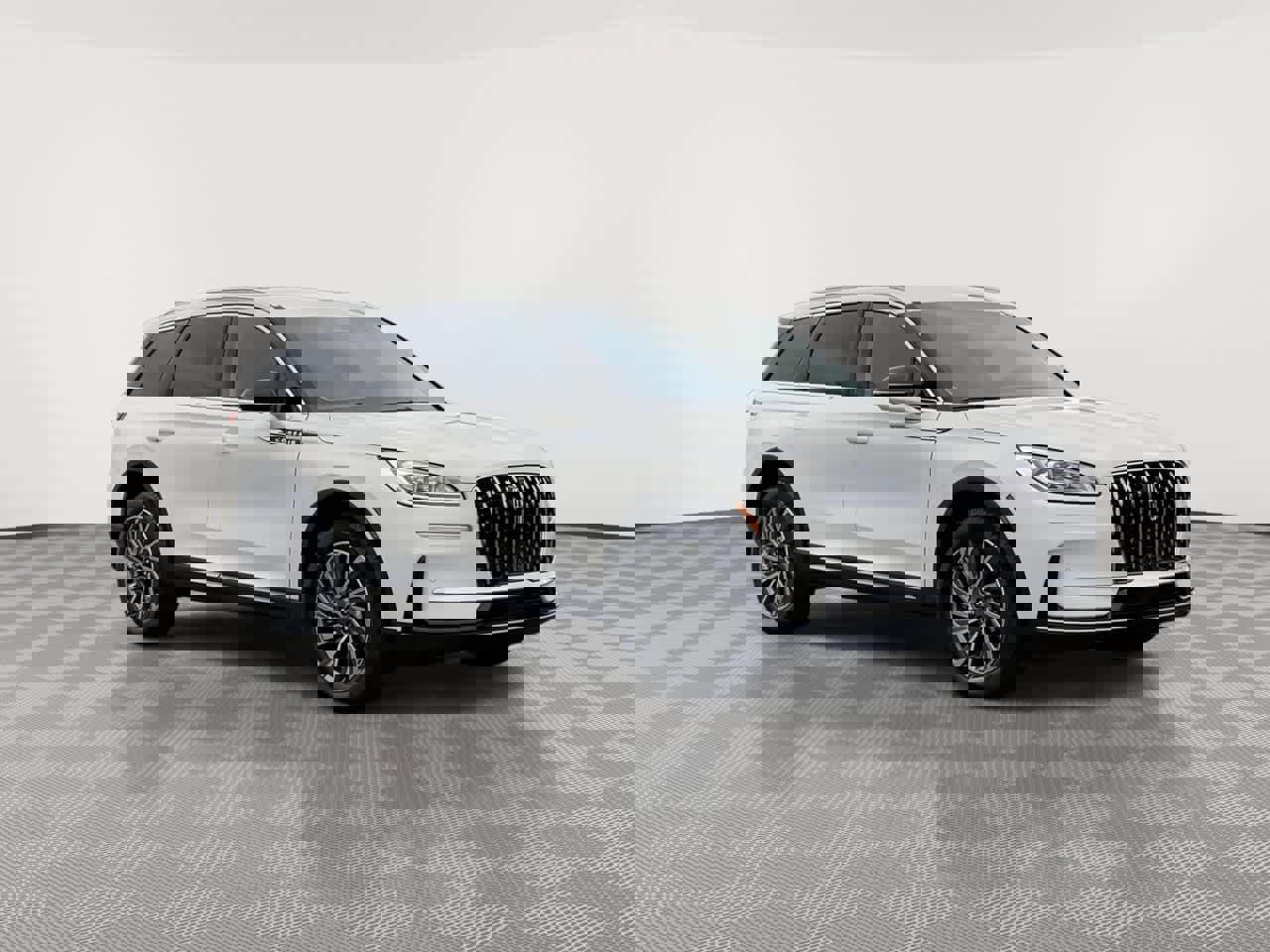 Used 2023 Lincoln Corsair Reserve w/ Equipment Group 201A image 2