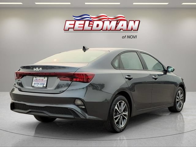 Used 2023 Kia Forte LXS w/ LXS Technology Package FWD image 6