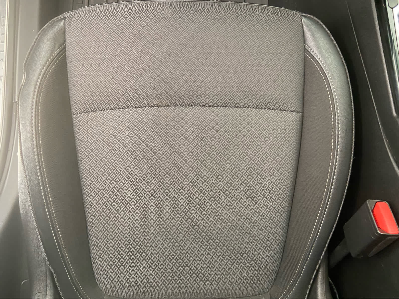 Used 2022 Buick Encore GX Select w/ Sport Touring Package image 35