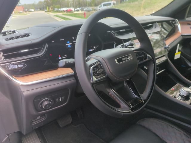 New 2026 Jeep Grand Cherokee Summit w/ Obsidian Package AWD/4WD image 29