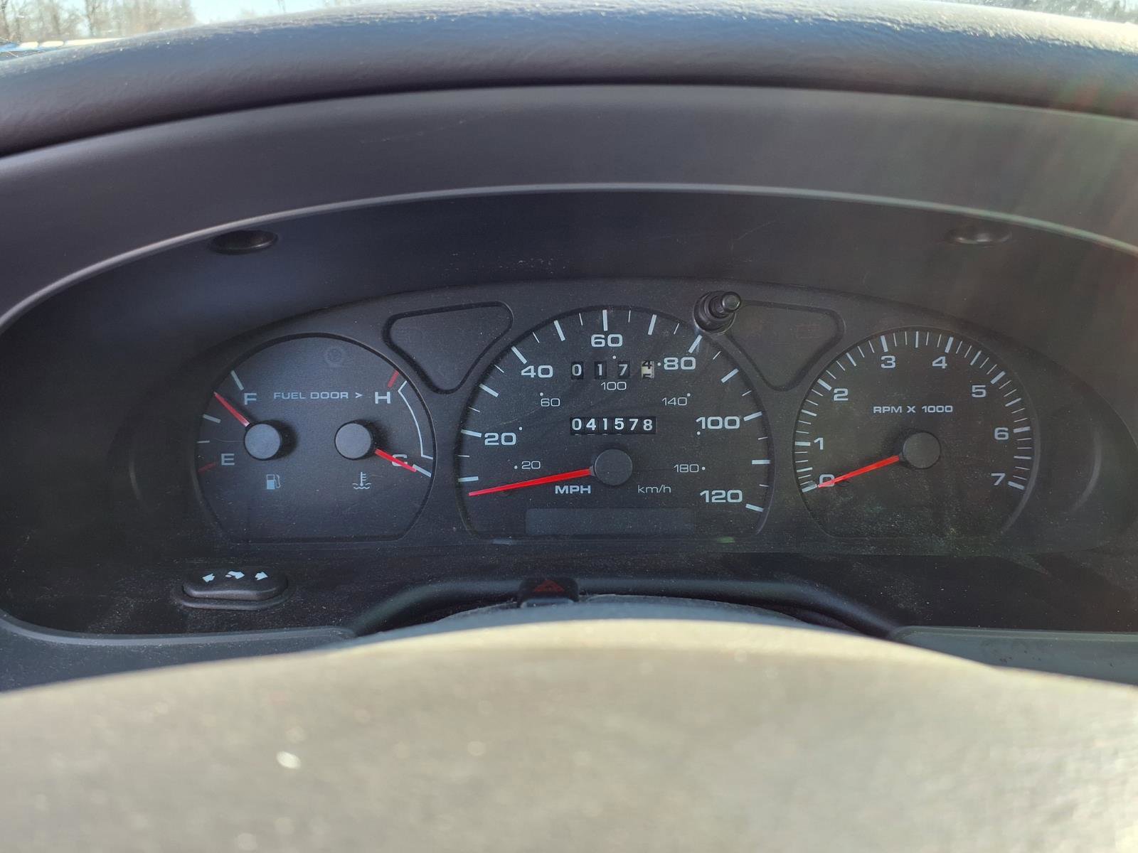 Used 2003 Ford Taurus SE image 9