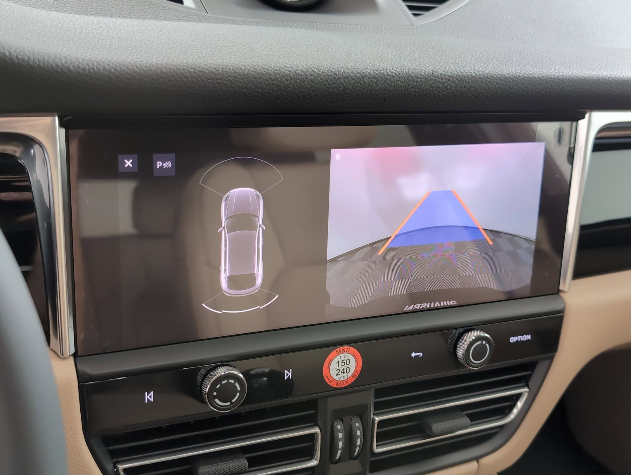 Certified 2026 Porsche Macan AWD/4WD image 23