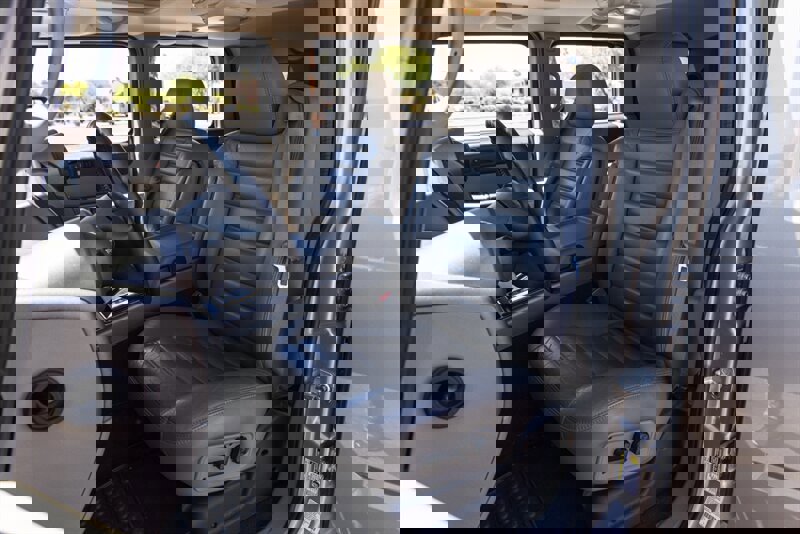 Used 2004 HUMMER H2 w/ Preferred Equipment Group image 19