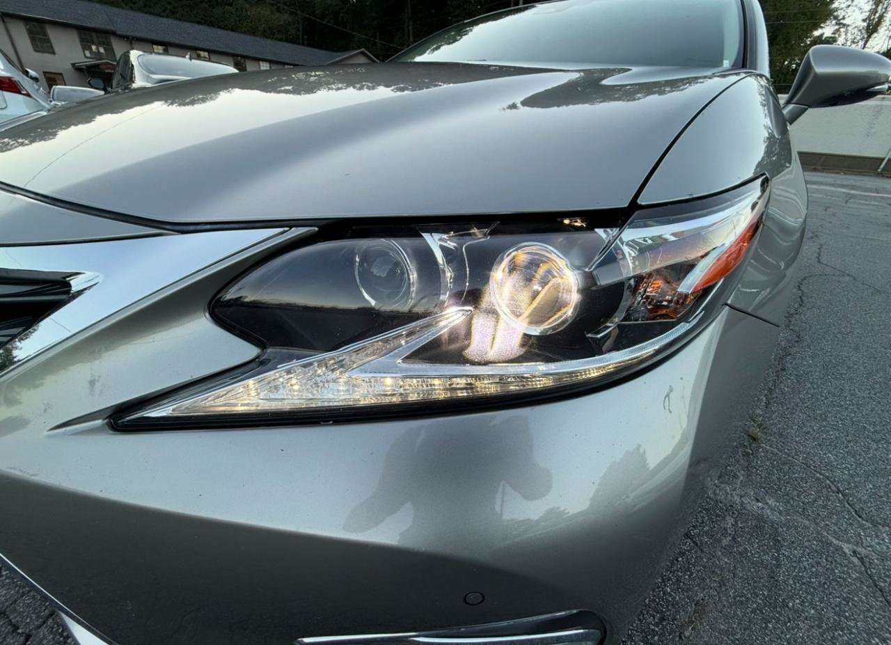 Used 2017 Lexus ES 350 w/ Luxury Package FWD image 31