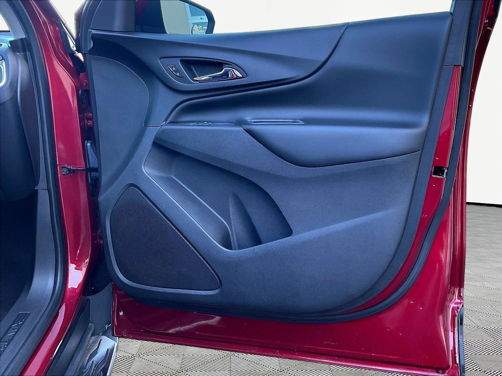 Used 2019 Chevrolet Equinox LT FWD image 27