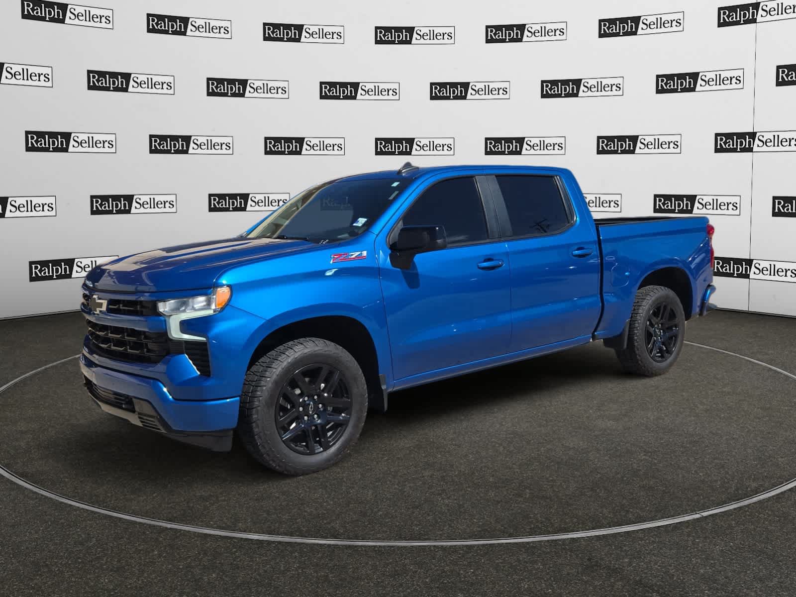 Used 2023 Chevrolet Silverado 1500 RST AWD/4WD image 2