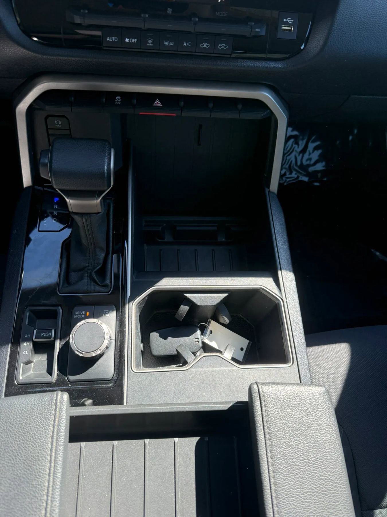 Used 2022 Toyota Tundra SR5 w/ SR5 Convenience Package image 14