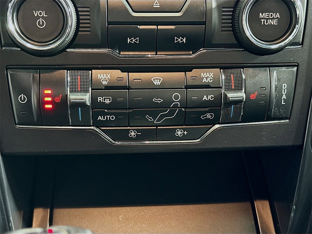 Used 2017 Ford Explorer XLT w/ Equipment Group 202A image 17