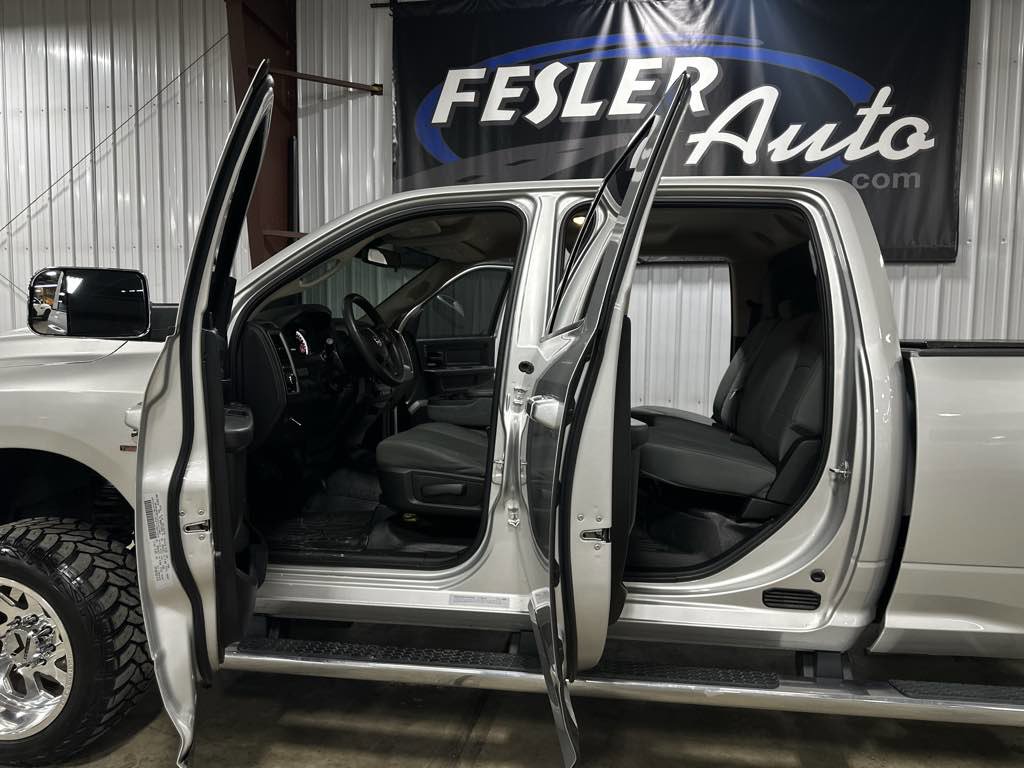 Used 2018 RAM 3500 Tradesman w/ Chrome Appearance Group image 39