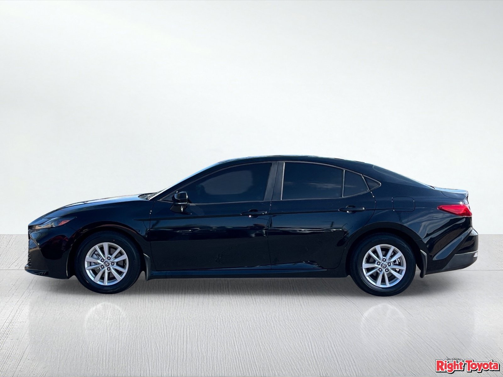 Certified 2025 Toyota Camry LE FWD image 4