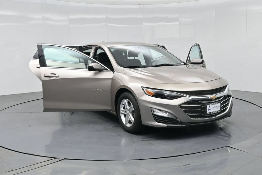Used 2023 Chevrolet Malibu LT FWD image 36