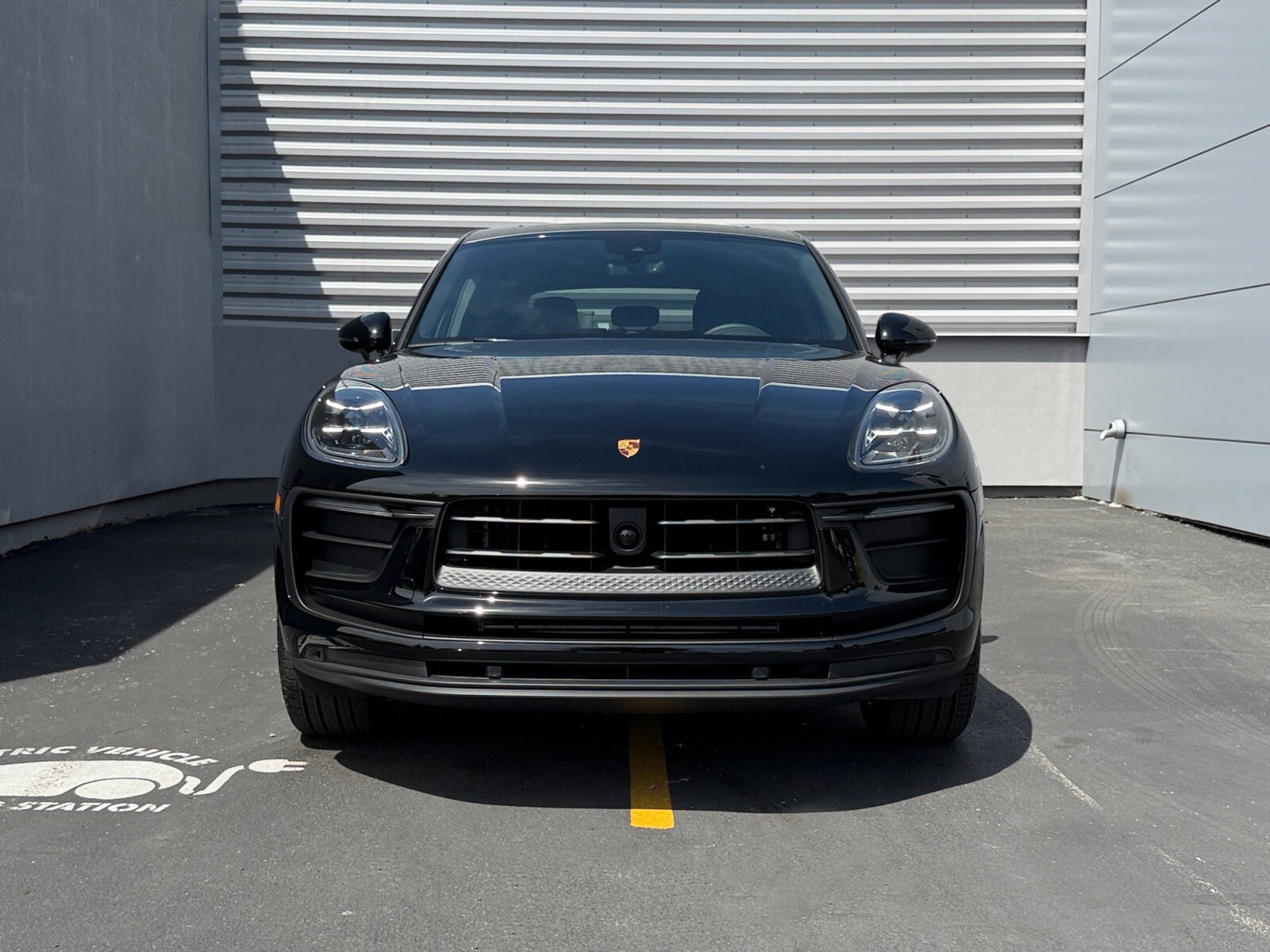New 2026 Porsche Macan AWD/4WD image 6