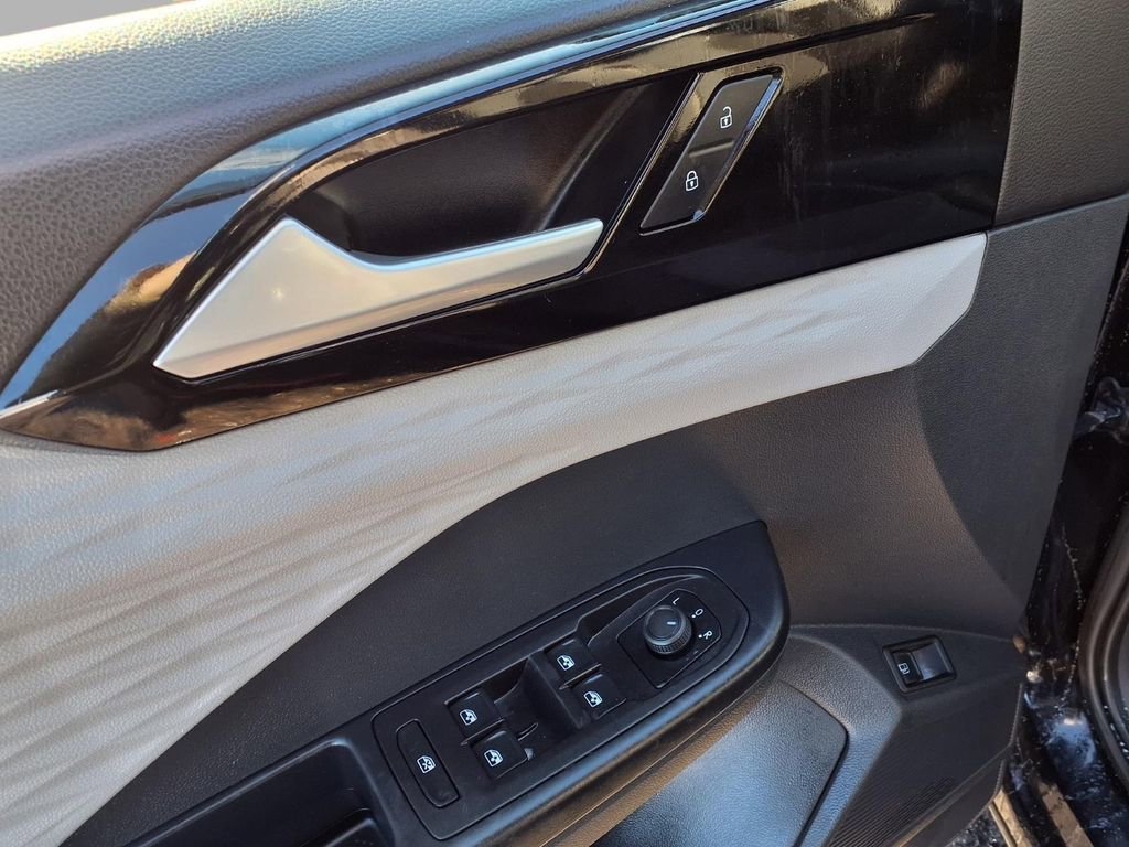 Used 2024 Volkswagen Taos S image 18