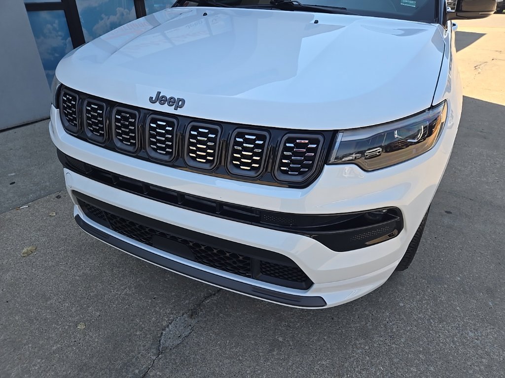 Used 2024 Jeep Compass Limited w/ High Altitude Package AWD/4WD image 18