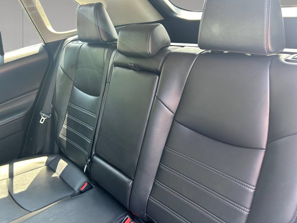 Used 2019 Toyota RAV4 XLE Premium w/ Cold Weather Package AWD/4WD image 16
