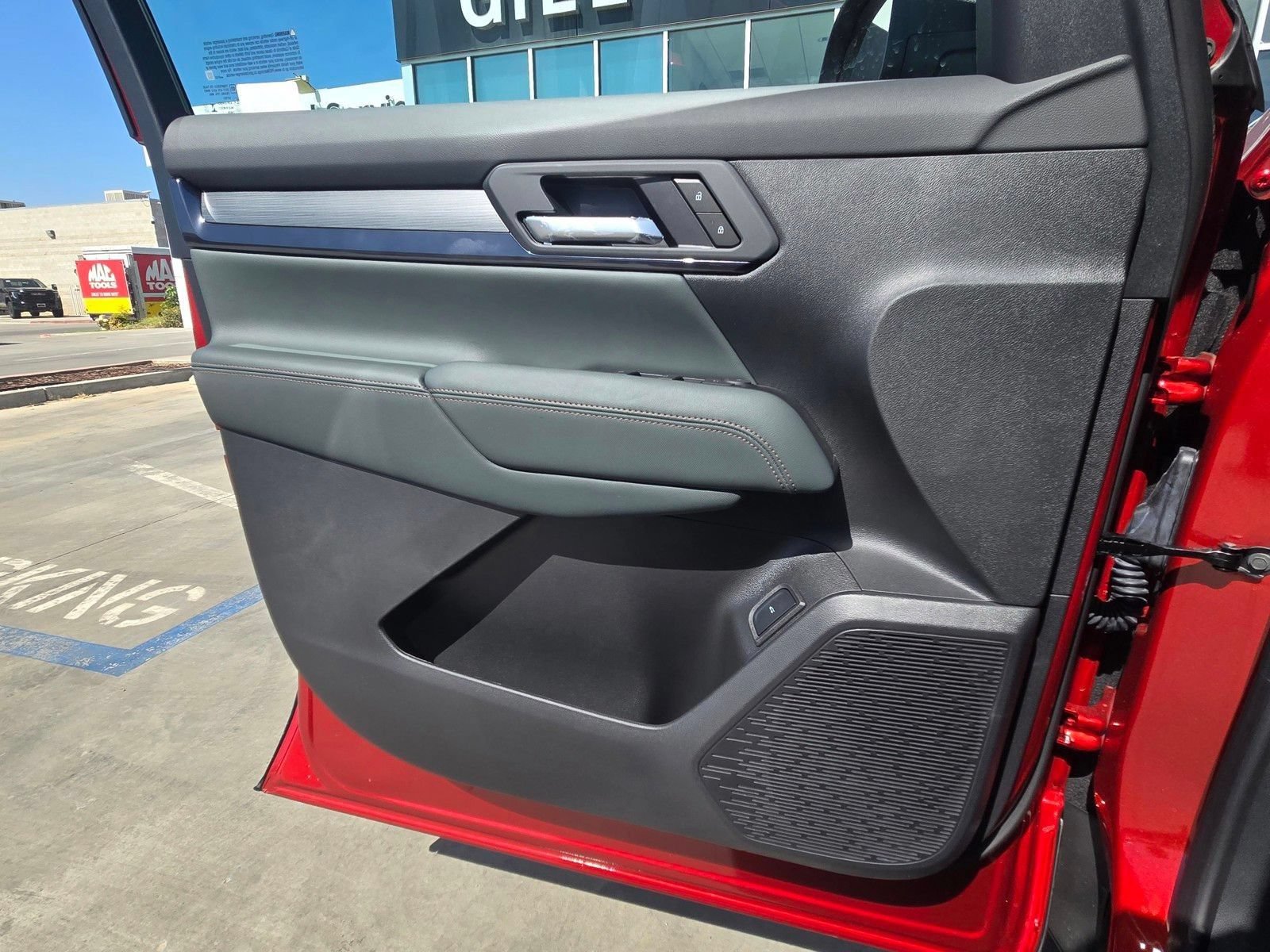 New 2027 GMC Terrain AT4 w/ Technology Package II AWD/4WD image 11