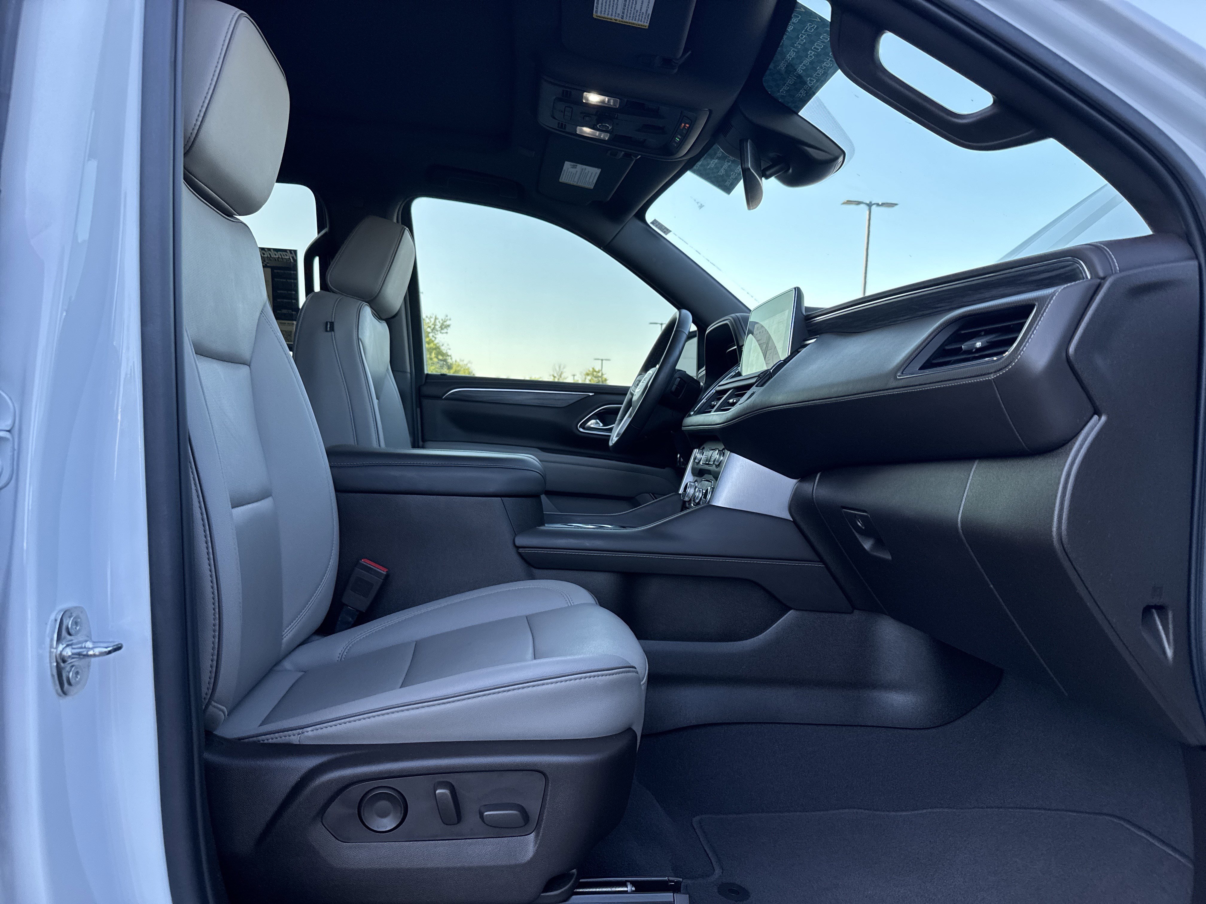 Used 2023 GMC Yukon SLT w/ SLT Premium Package RWD image 34