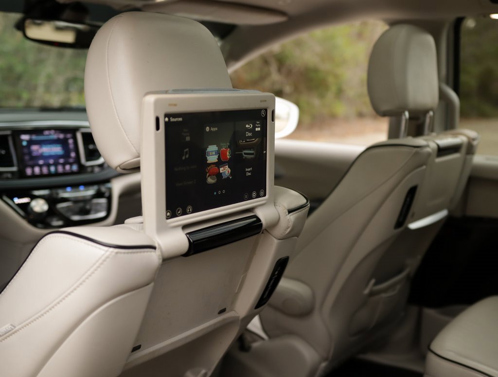 Used 2018 Chrysler Pacifica Limited w/ Advanced Safetytec Group image 31