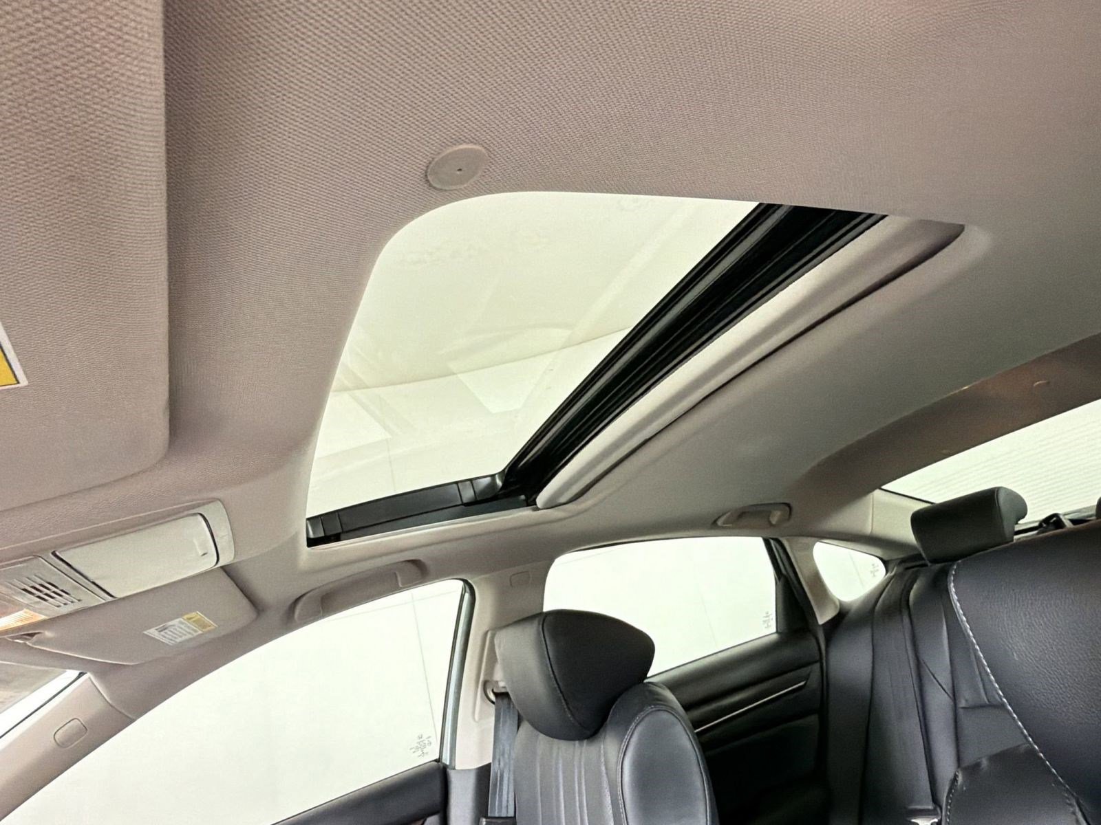 Certified 2018 Honda Accord EX-L image 16