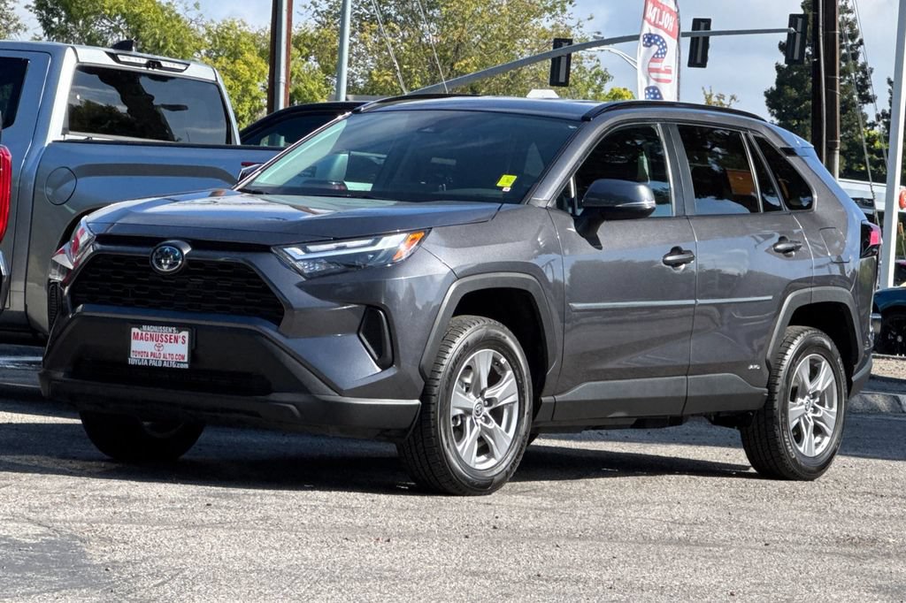 Certified 2024 Toyota RAV4 LE AWD/4WD image 7
