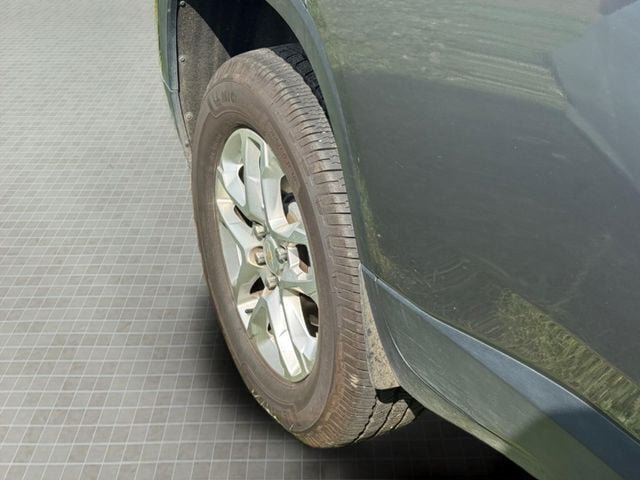 Used 2019 Chevrolet Traverse LT FWD image 13