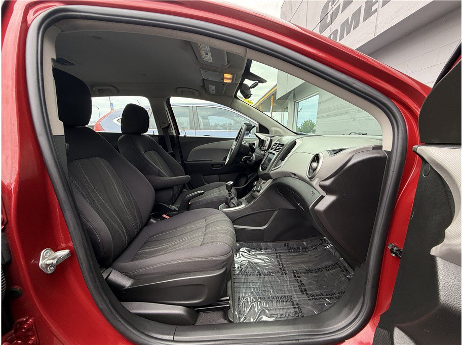 Used 2014 Chevrolet Sonic LT FWD image 11