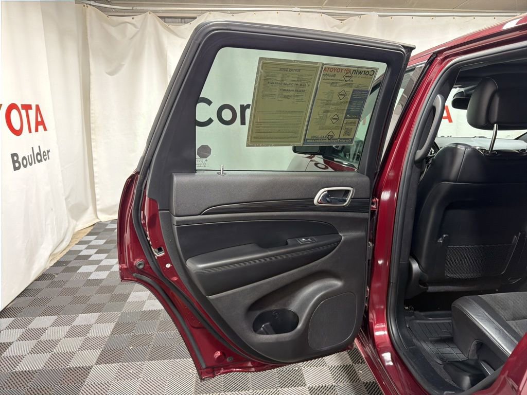 Used 2019 Jeep Grand Cherokee Altitude image 18