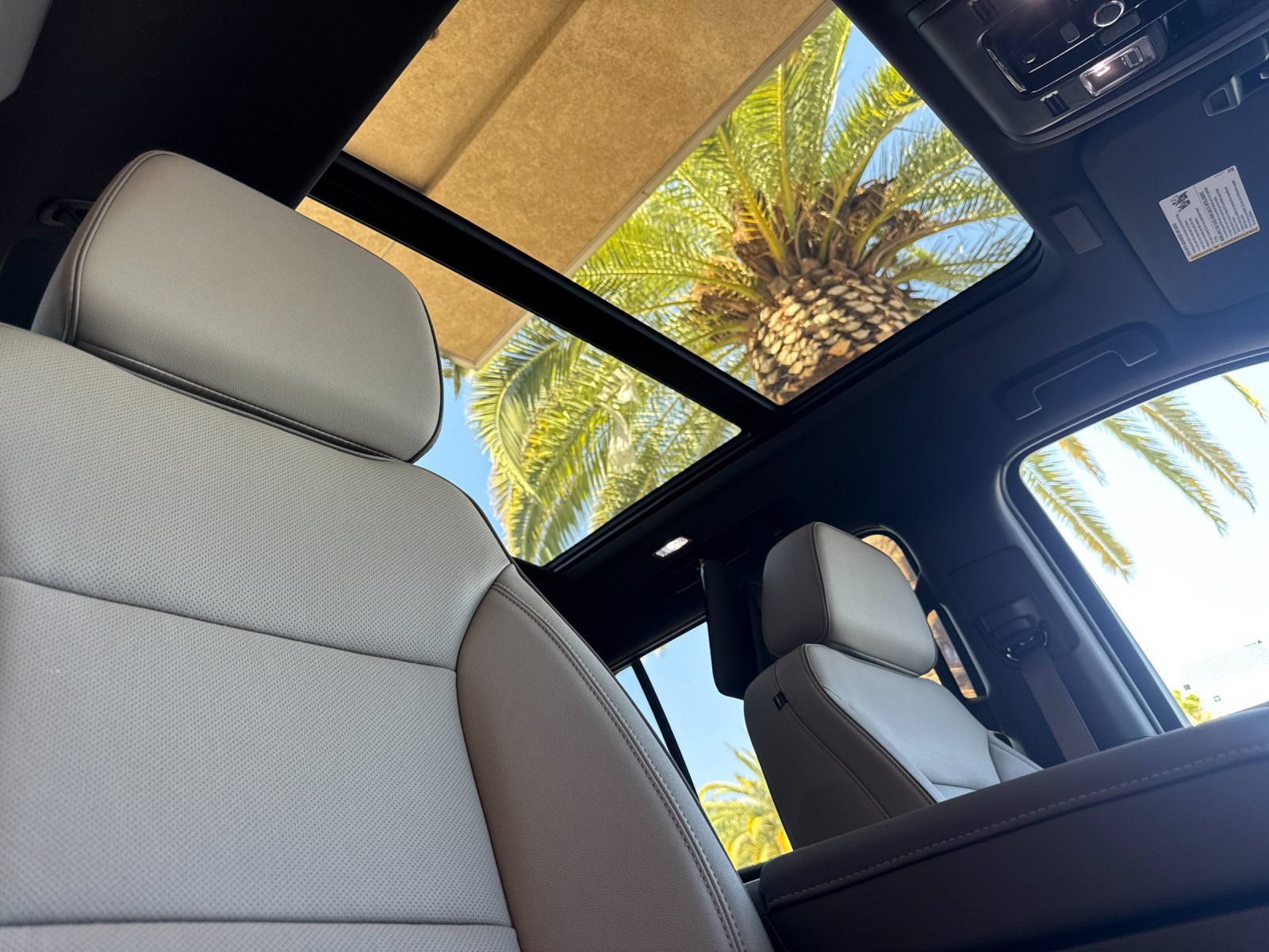 New 2026 GMC Yukon XL Elevation w/ Elevation Premium Package AWD/4WD image 19