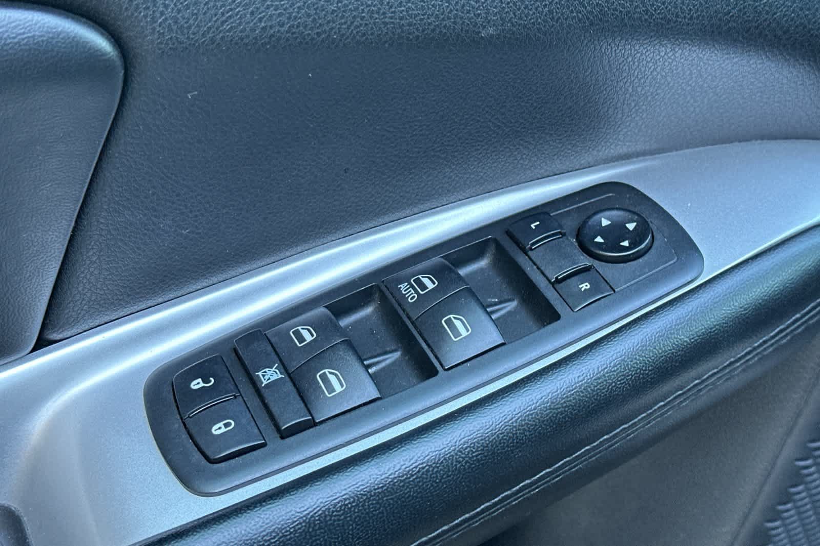 Used 2019 Dodge Journey SE w/ Premium Group FWD image 13