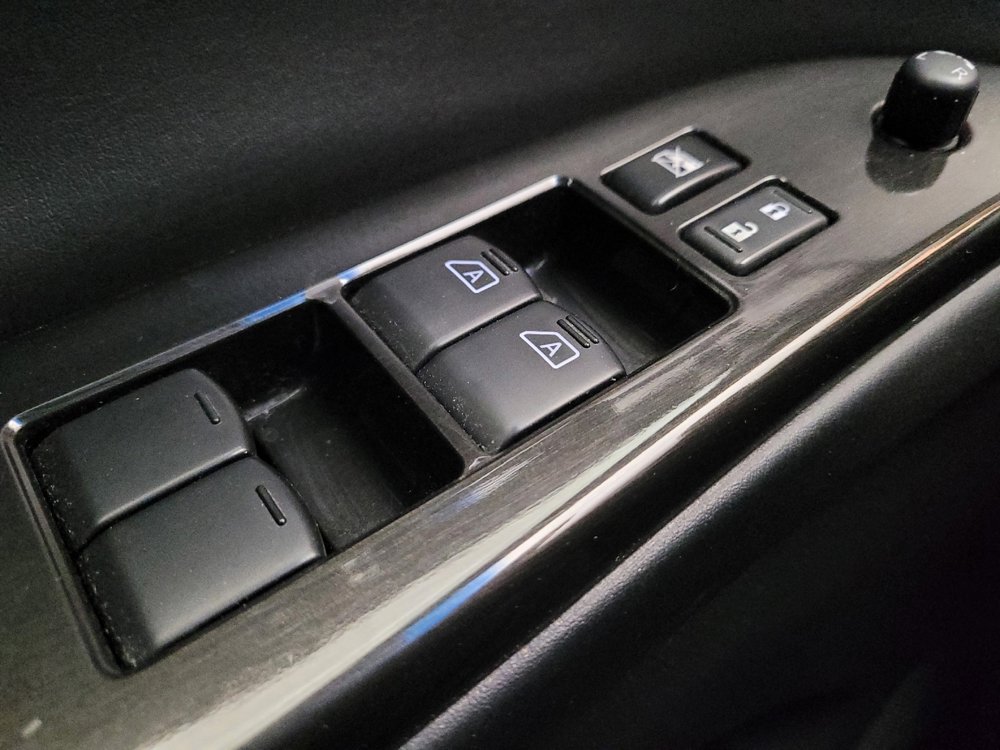 Used 2017 INFINITI QX50 2WD w/ Deluxe Touring Package image 27