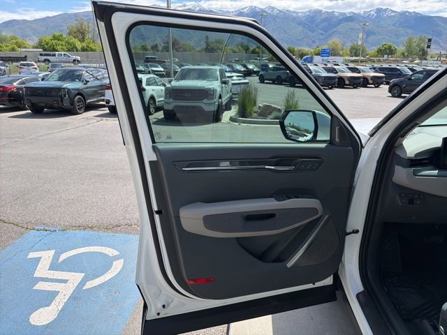Used 2024 Kia EV9 Land AWD/4WD image 10