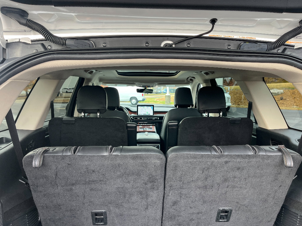 Used 2023 Lincoln Aviator Reserve AWD/4WD image 12