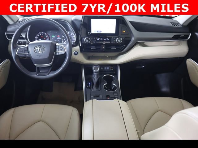 Used 2023 Toyota Highlander XLE FWD image 16