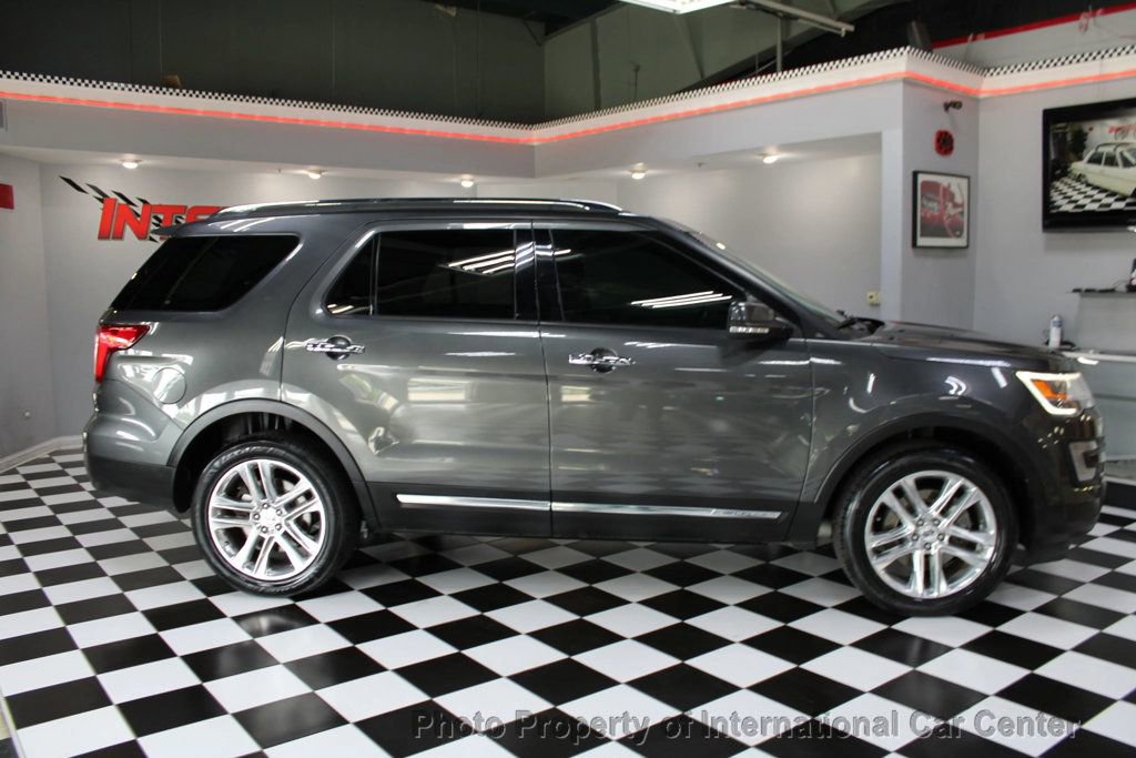 Used 2017 Ford Explorer Limited image 3