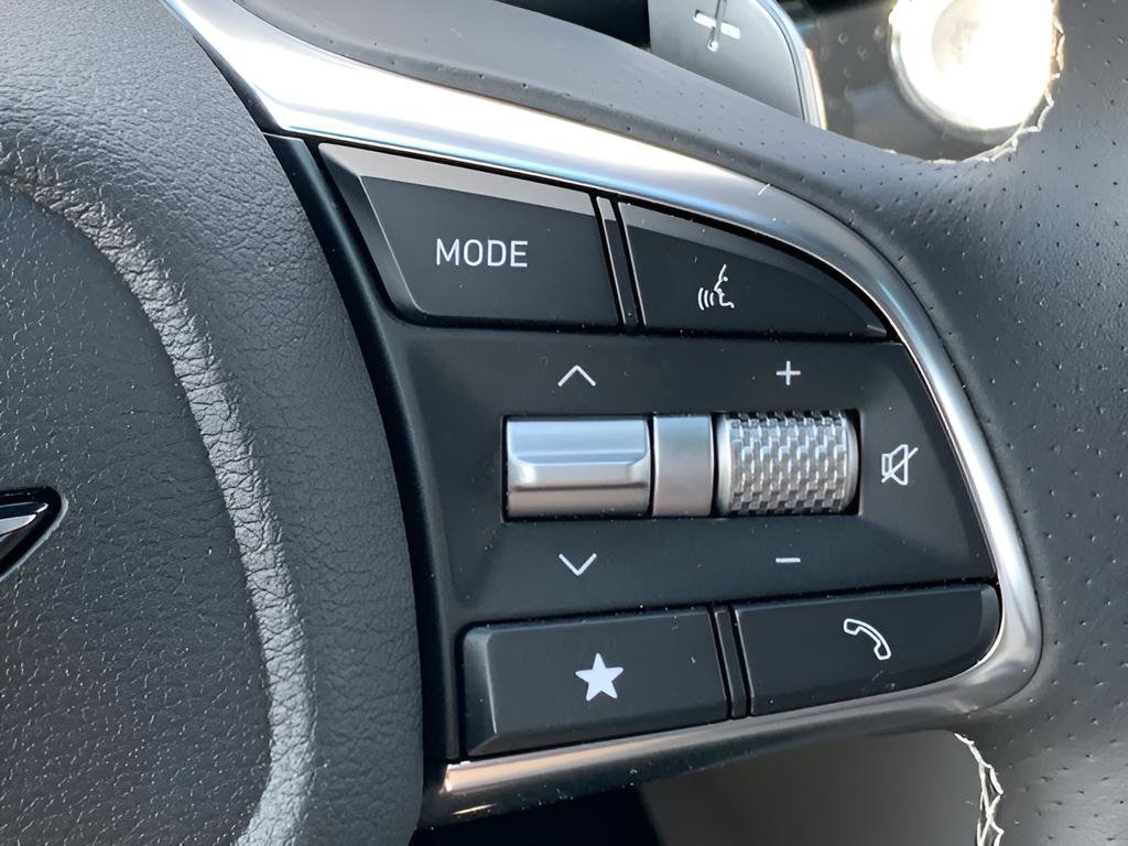 Certified 2025 Genesis G70 2.5T image 24