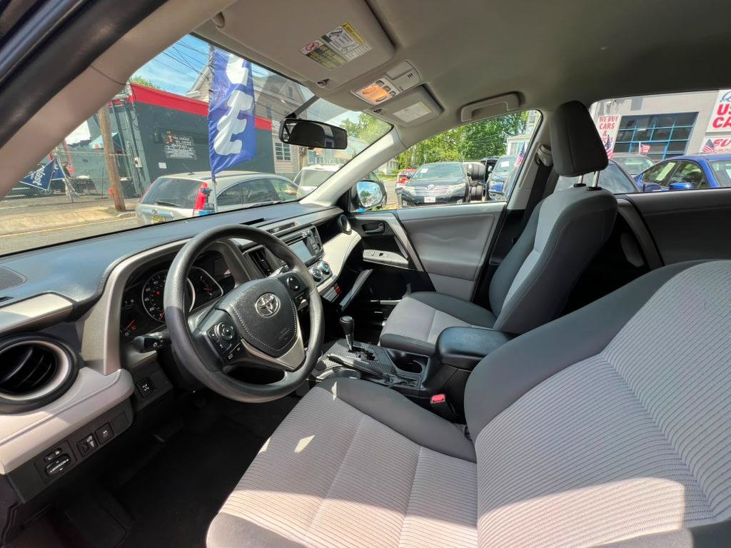 Used 2013 Toyota RAV4 LE AWD/4WD image 18
