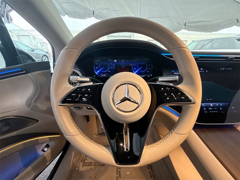 Used 2022 Mercedes-Benz EQS 580 4MATIC Sedan image 11