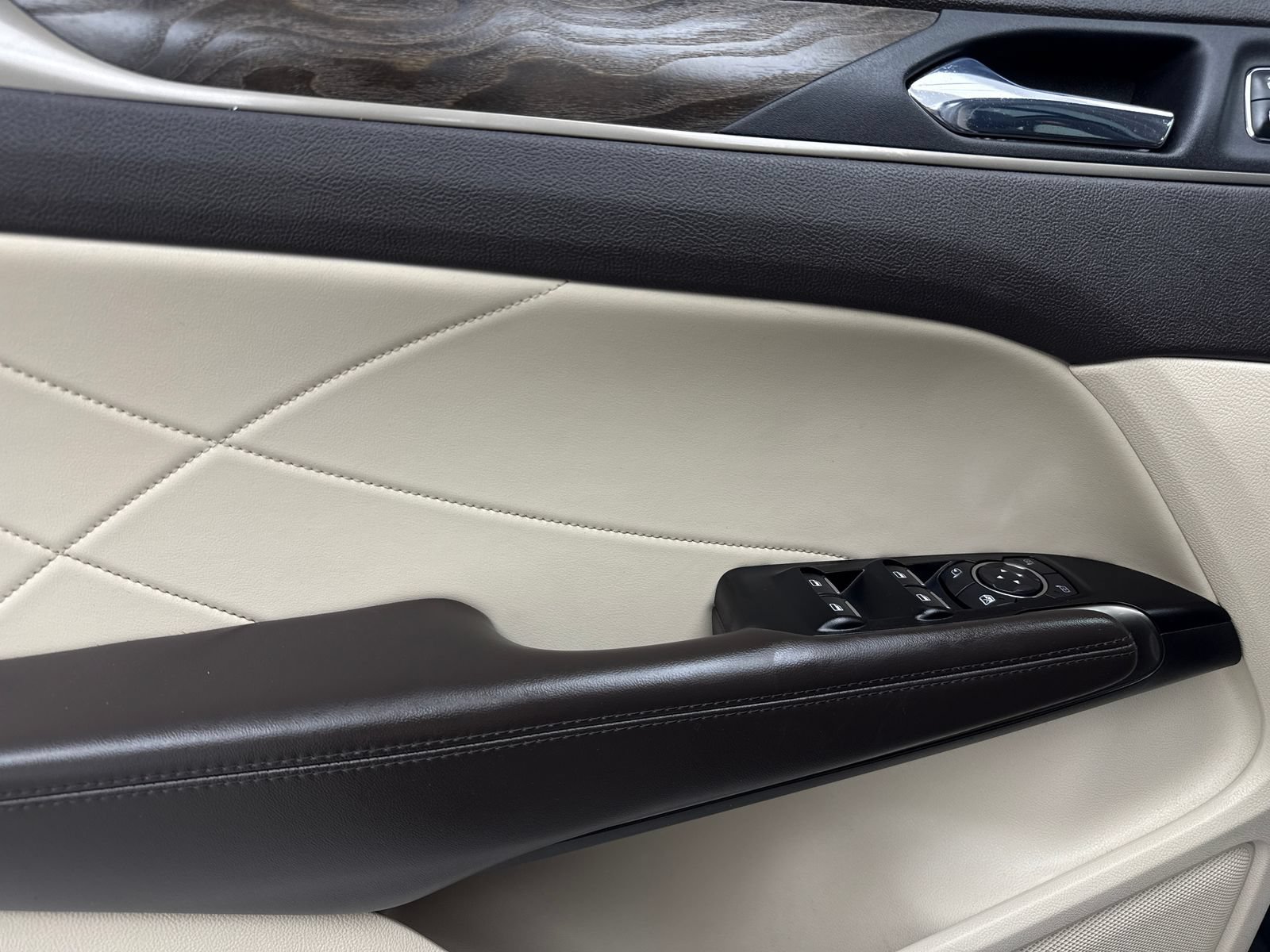 Used 2019 Lincoln MKC Reserve FWD image 37