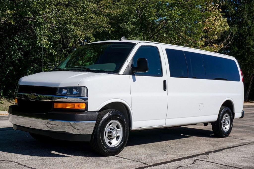 Used 2017 Chevrolet Express 3500 LT w/ LT Preferred Equipment Group RWD image 22
