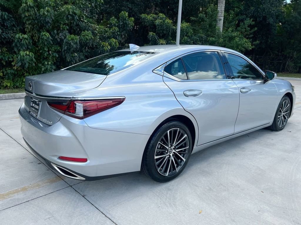 Certified 2024 Lexus ES 350 w/ Premium Package image 7