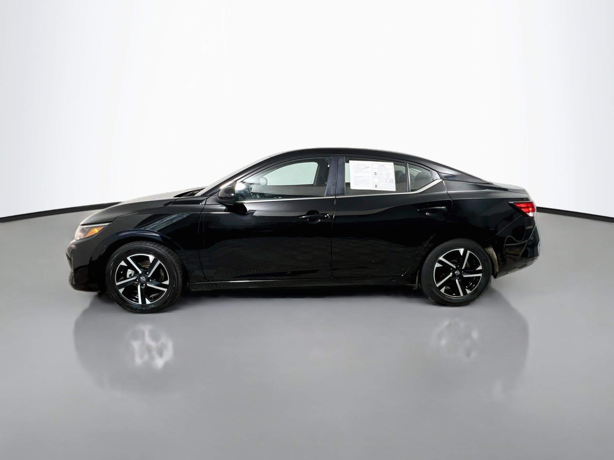 Used 2025 Nissan Sentra SV FWD image 9