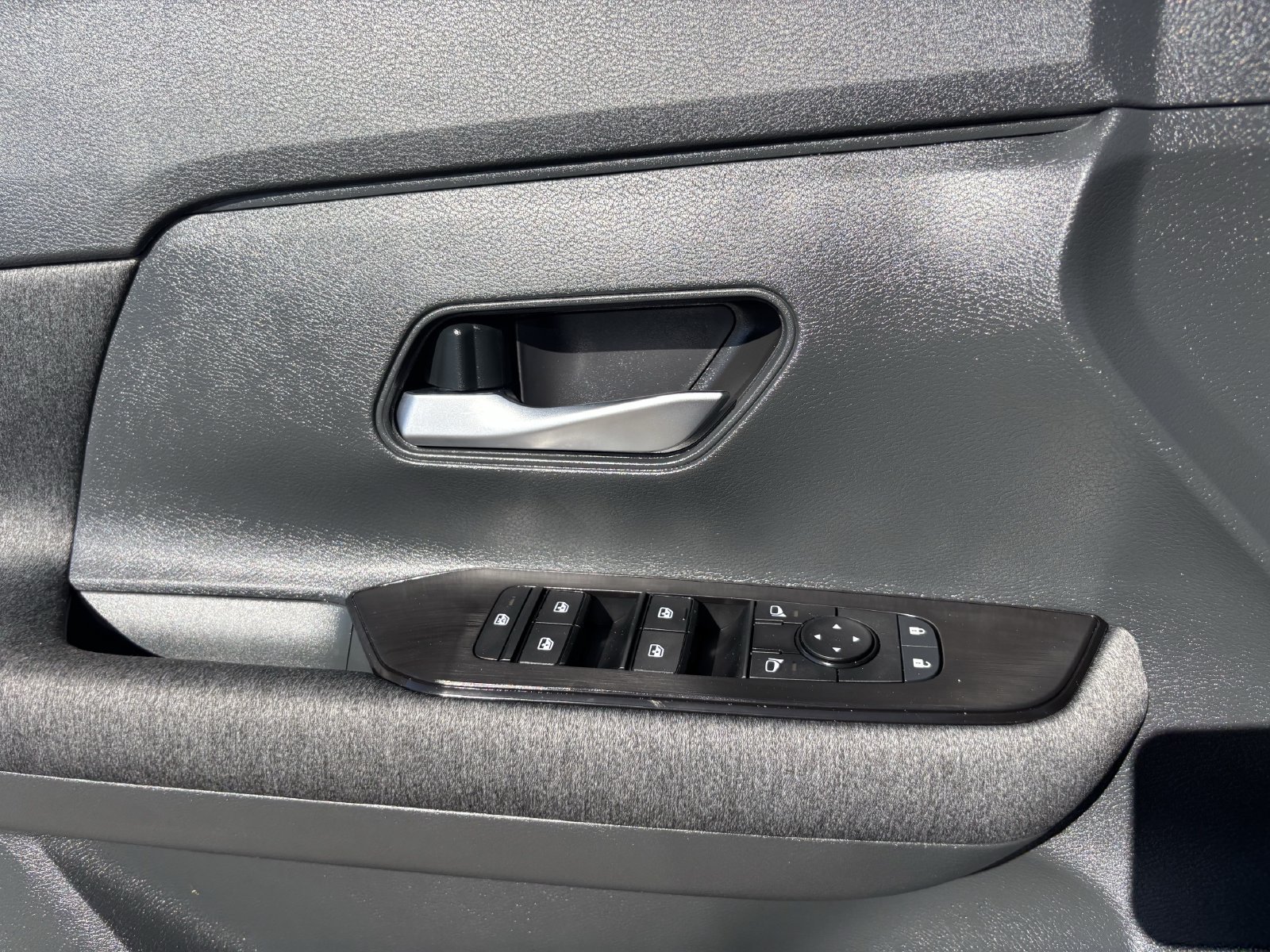 Certified 2026 Nissan Kicks SV FWD image 21