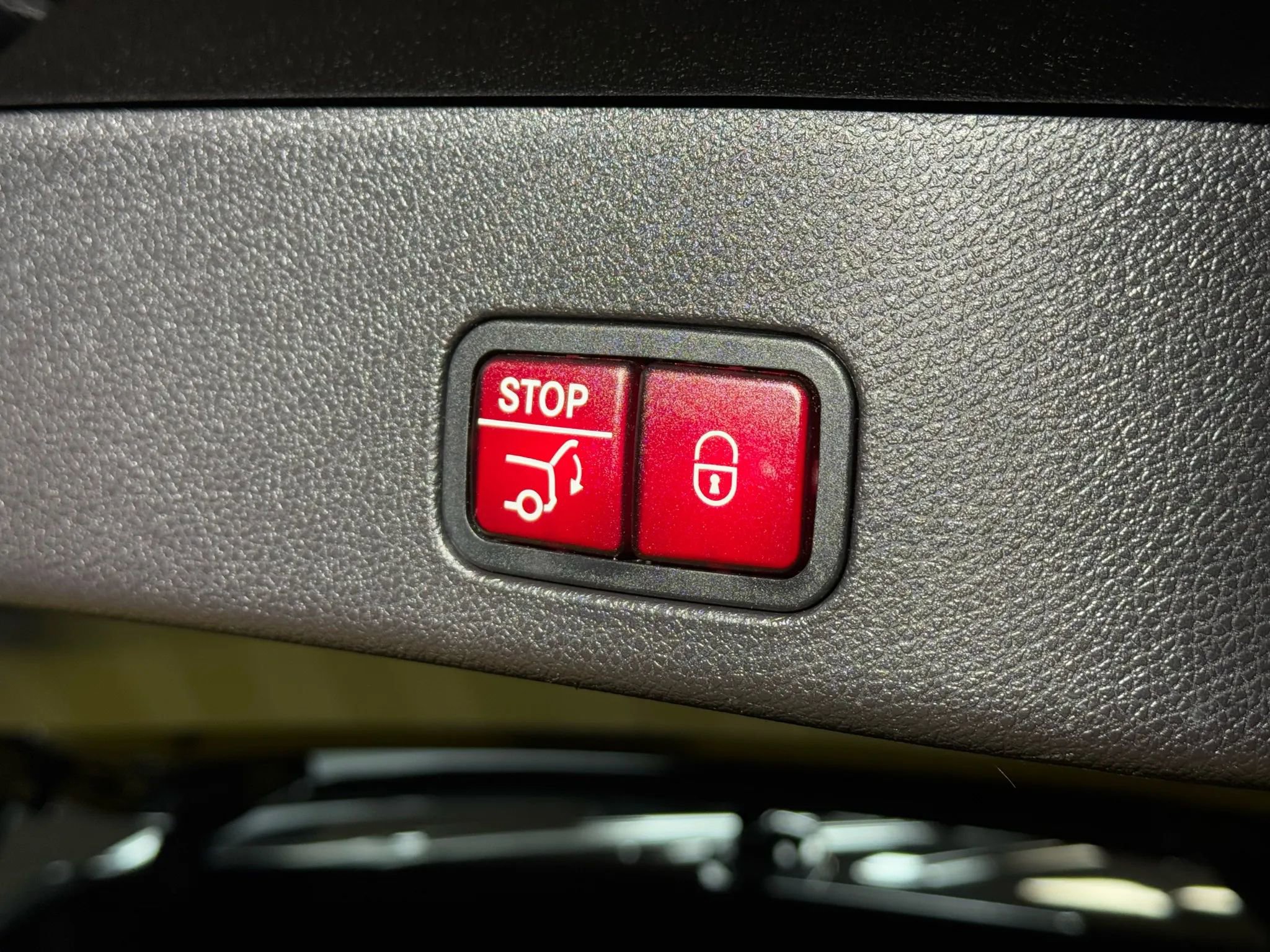 Used 2016 Mercedes-Benz GL 450 4MATIC w/ Premium I Package image 14