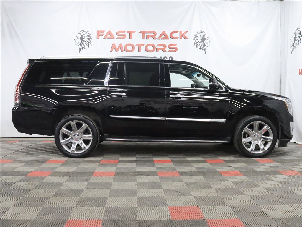 Used 2018 Cadillac Escalade ESV Luxury AWD/4WD image 4
