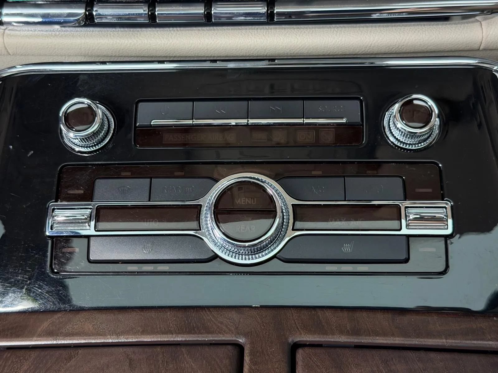 Used 2018 Lincoln Navigator Select AWD/4WD image 39