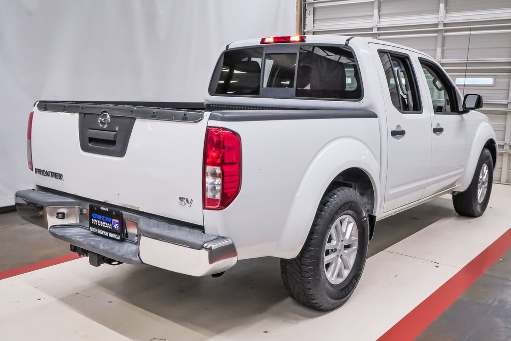 Used 2016 Nissan Frontier SV RWD image 6