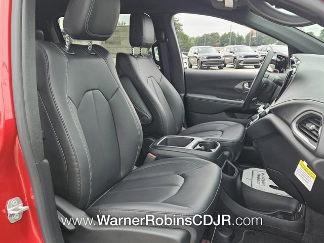 New 2026 Chrysler Pacifica Select image 18