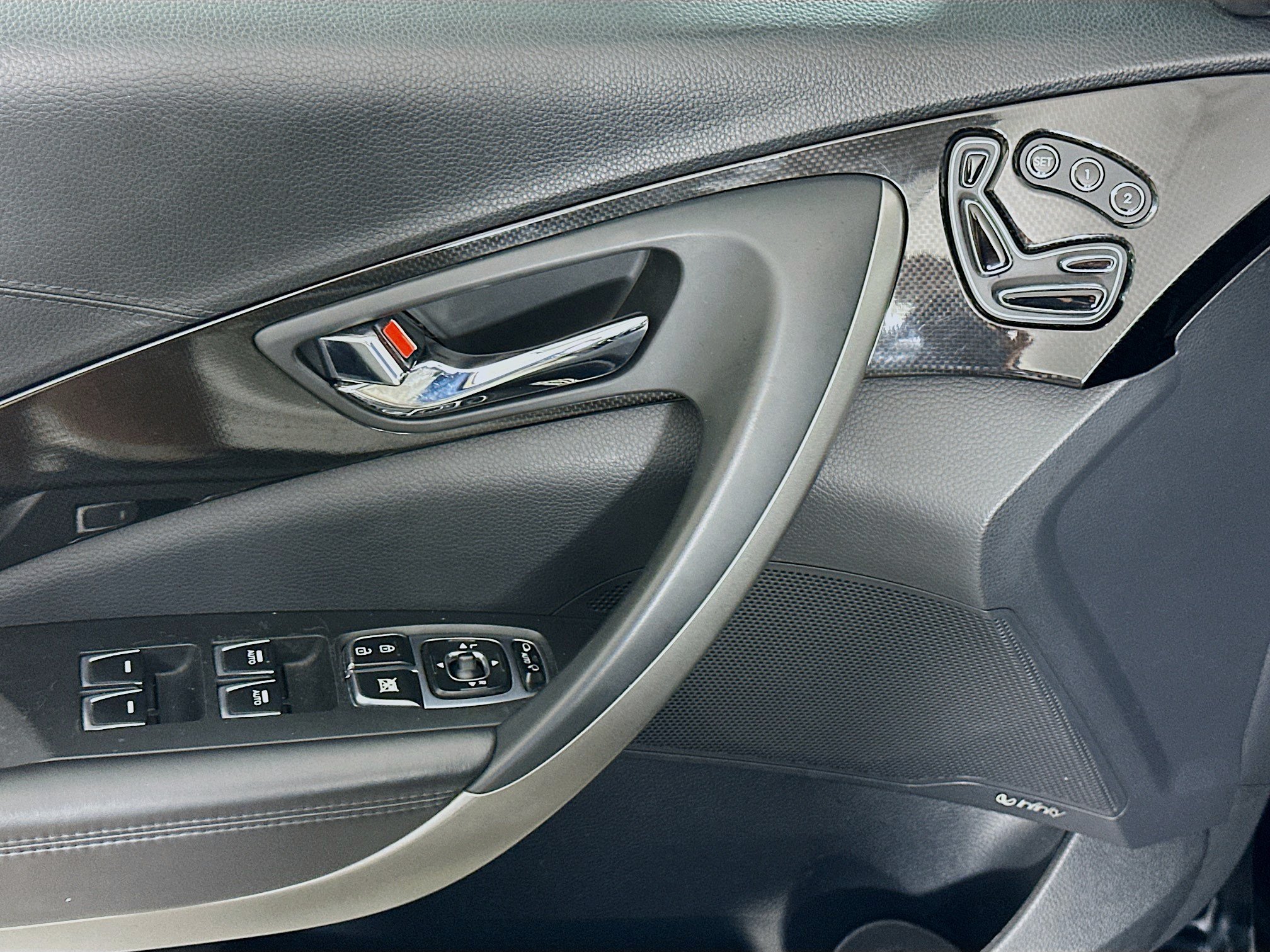 Used 2016 Hyundai Azera FWD image 15