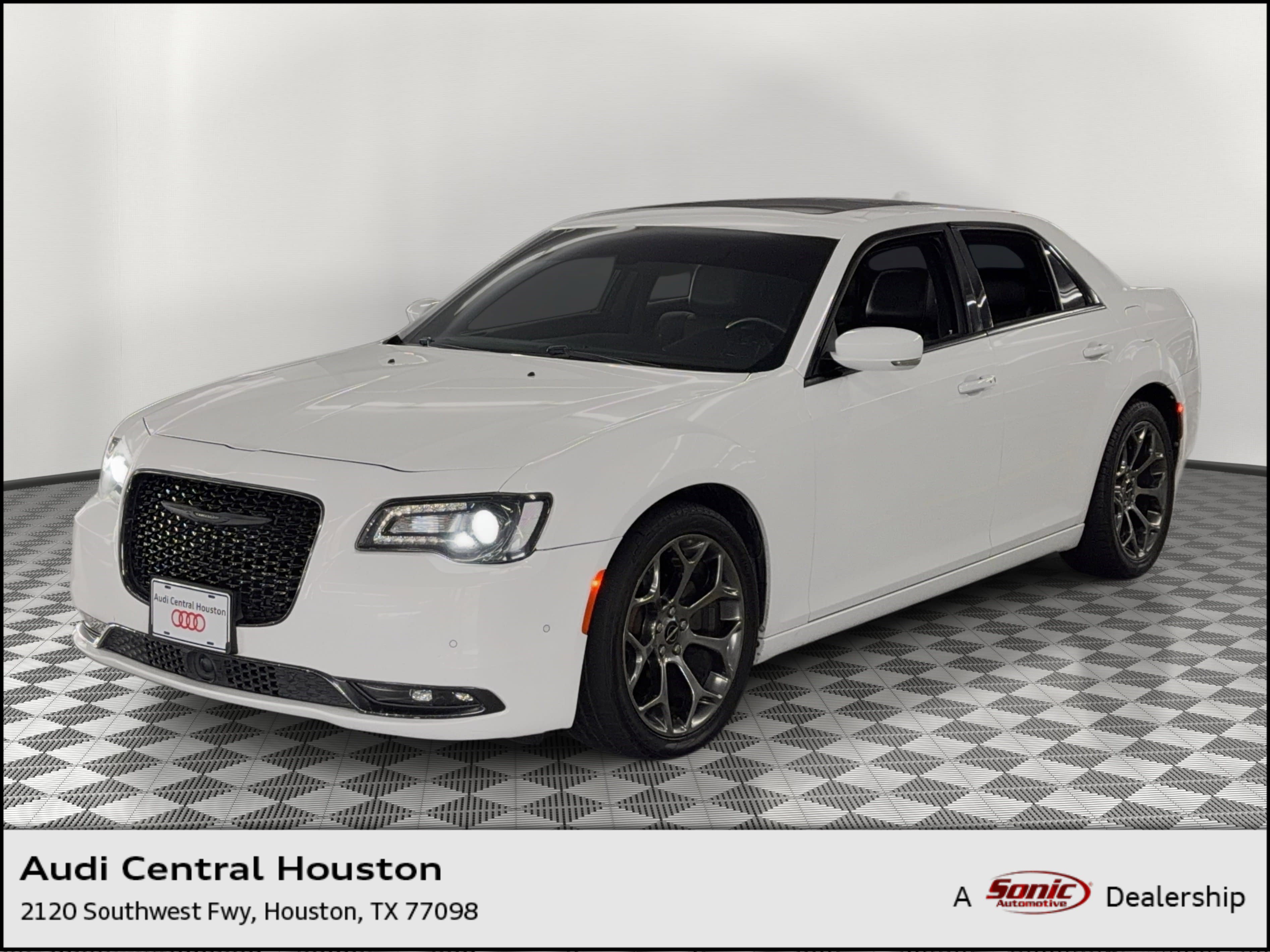 Used 2018 Chrysler 300 S w/ 300S Premium Group RWD image 1